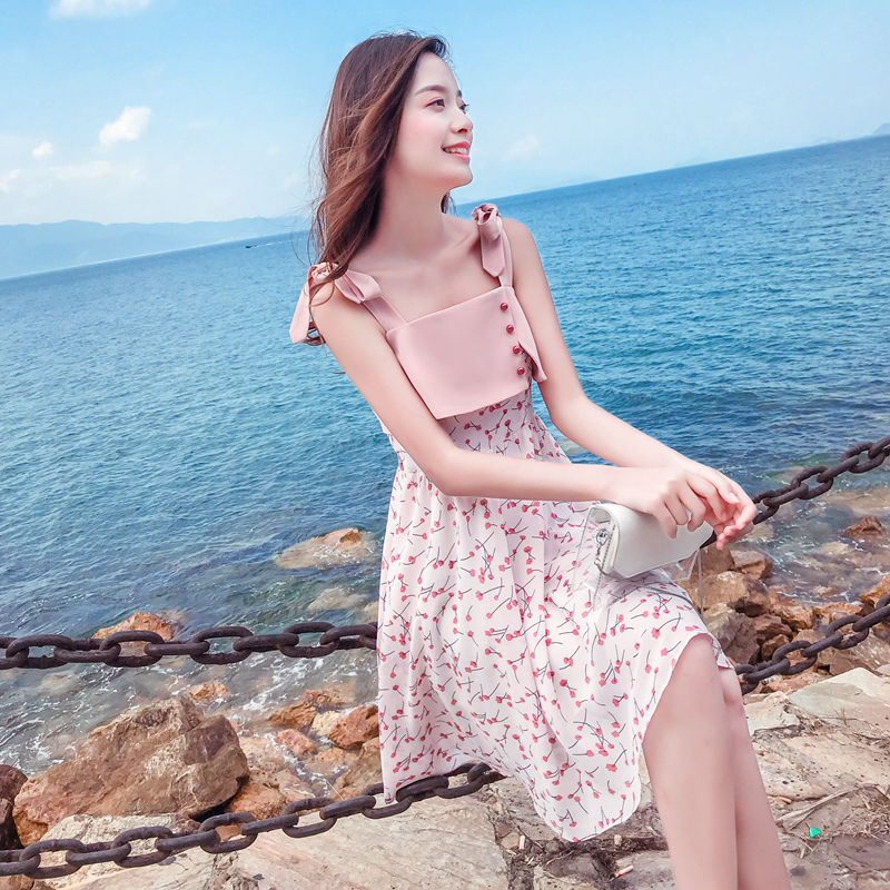 太Nice了!赶紧一饱眼福,这些新款吊带裙,一眼让人挪不开眼