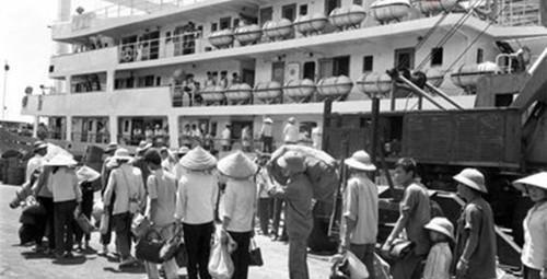 大量外国难民涌入中国，一直“赖”着不走，做梦都想加入中国籍！