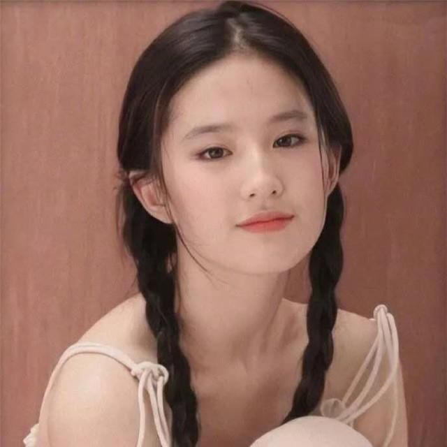  『女人』女人再懒也别披头散发!今年巨乖的4种“扎发”,时尚减龄显脸小