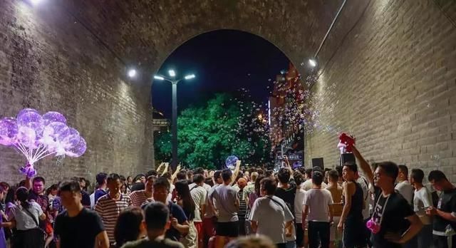 曲江夜游，多种模式等你来PICK