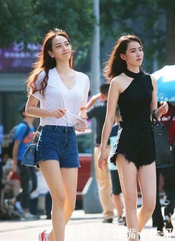 「气质」热情活泼的时尚街拍:身材修长的美女,展示女神的完美气质