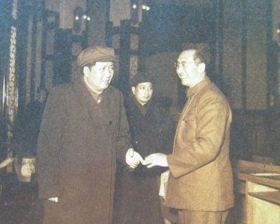他是西路军总政委，建国后当了副局长，向旧部致歉时，说要承担责