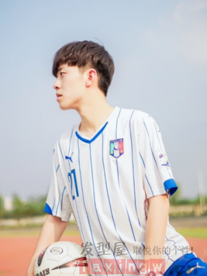 适合大一男生的发型 帅气发型开启人生新篇章