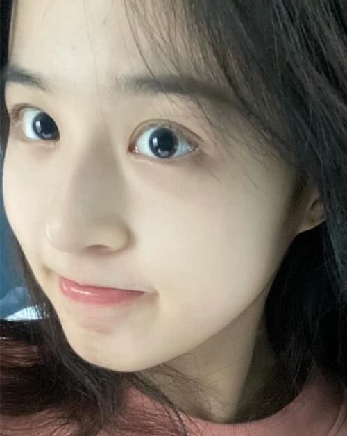  #女生#20岁的女生适合用啥眼霜？牛油果滋润，理肤泉含维C，你都用哪个