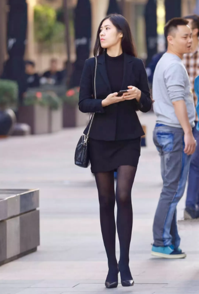 街拍黑丝高跟身材高挑的职业装美女姐姐
