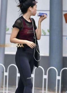 为啥女人不穿打底裤，却喜欢穿“瑜伽裤”？原因基本离不开这3点