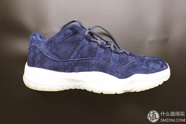 AJ11 Low RE2PECT 蓝麂皮开箱，论一双球鞋是怎样成为艺术品的