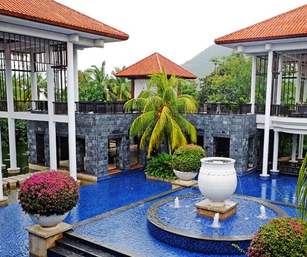 情侣入住酒店时,为何最好先玩会儿手机?保洁大妈:这样不会吃亏