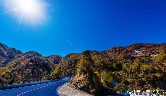 安徽旅游：大山深处一抹红，马丁公路、马鬃岭秋色美翻了