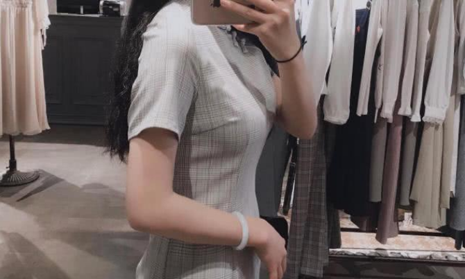 [ 位女大学生]完美身材魅力十足，这才是女人最美的样子！，女大学生晒旗袍照