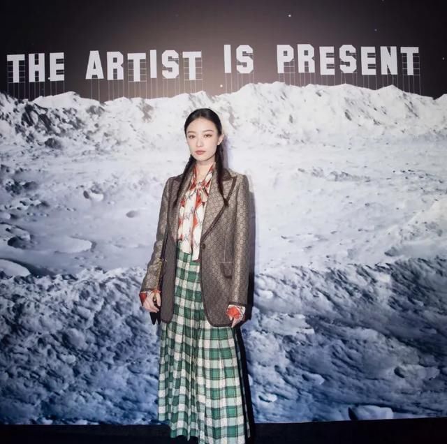 「烦恼」春季踏青游玩不烦恼,18套超心机穿搭可盐可酷随心变