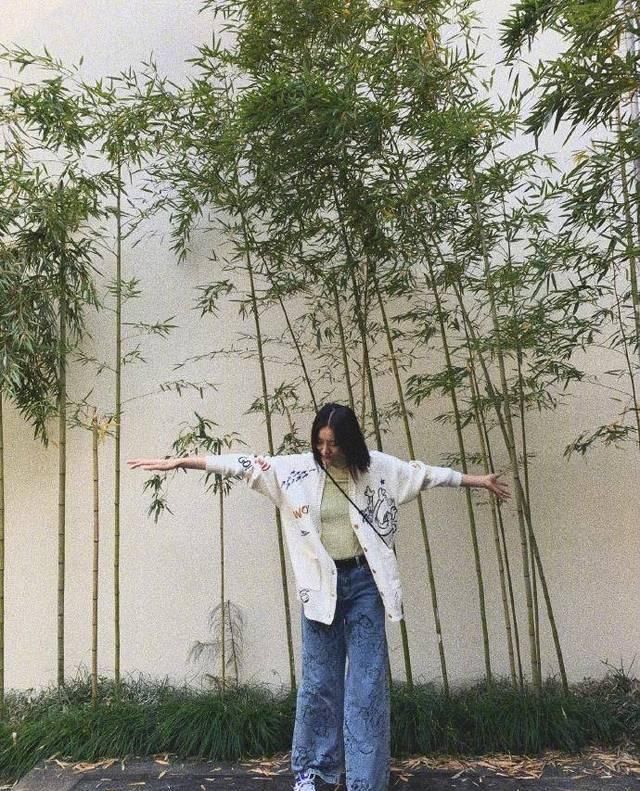  必需：衣柜必需的3条神裤，那样搭靴子大粗腿都不爆雷！