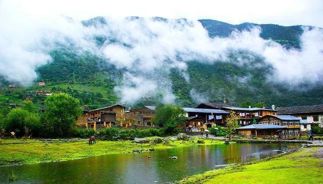 云南这个村庄隐藏在大山深处,至今不通公路,却美成“世外桃源”