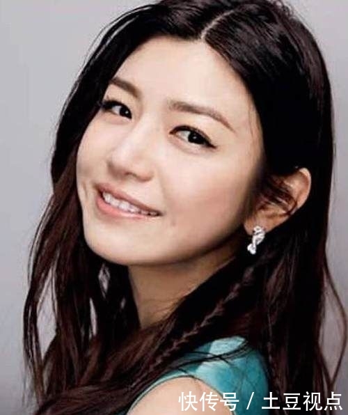 『漂亮』女生脸上有这3个“窝”,是典型的“美人脸”,精致漂亮有魅力!