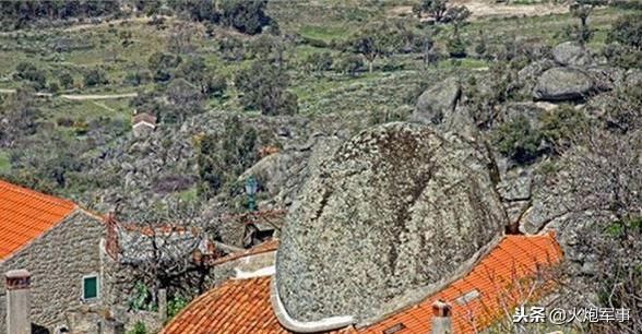 这个国家拿巨石当屋顶!一块石头200吨竟从未砸死过居民