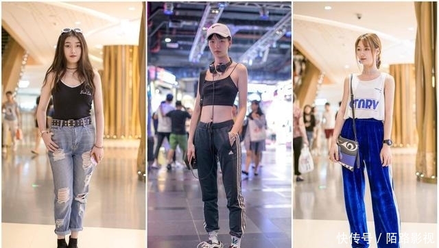  「低调」街拍潮人时尚穿搭，大码T恤打造下装失踪，暗黑运动风低调有个性