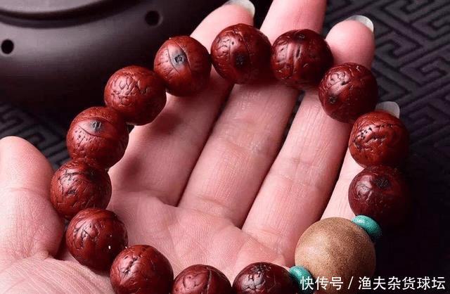  『手串』玩包浆，这六种手串最美！没玩过别说你是文玩人