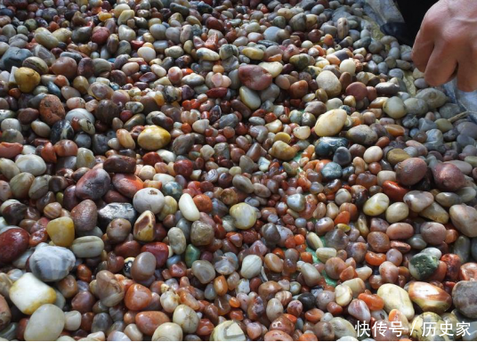 中国最值钱的湖泊，12年被外人搬空20亿，当地人有苦说不出