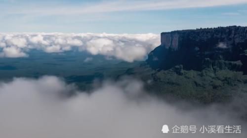 被称为“世界尽头”的山峰，拥有月球表面的地貌，山顶满是水晶！