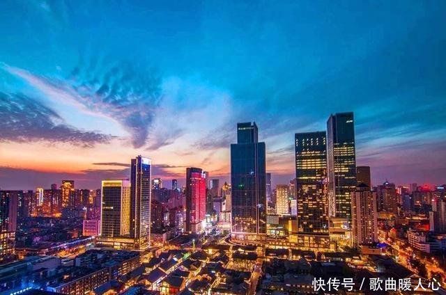 2019中国十佳不夜城排行榜，西安顺利上榜，居然没有上海
