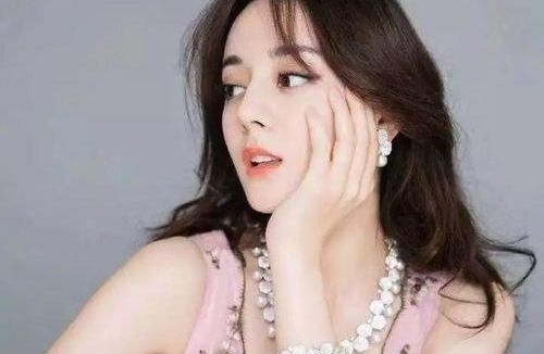 气质@什么样的女生看起来“很贵”?这3个地方最明显,一般人都做不到