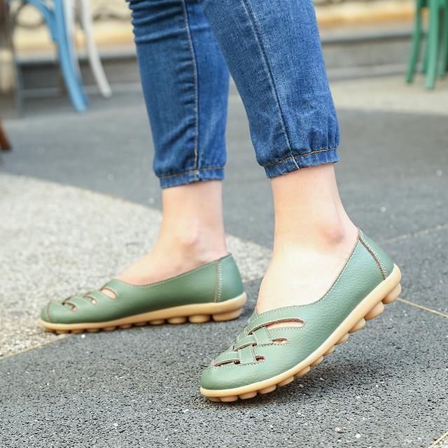 小白鞋太俗气!性感的女人你应该穿这欧货鞋，舒适还吸睛