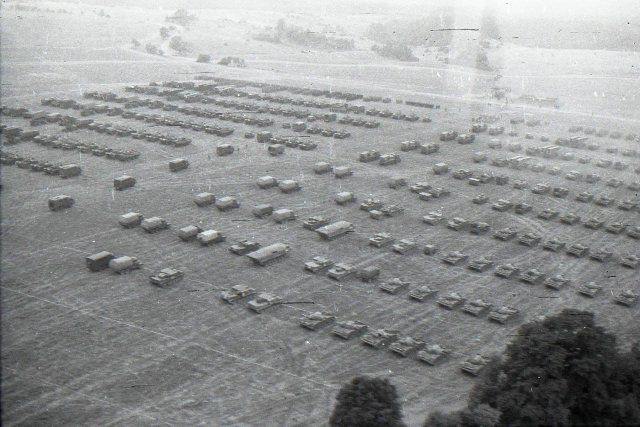 华约西方 -81 多国军演老照 钢铁洪流令人头皮