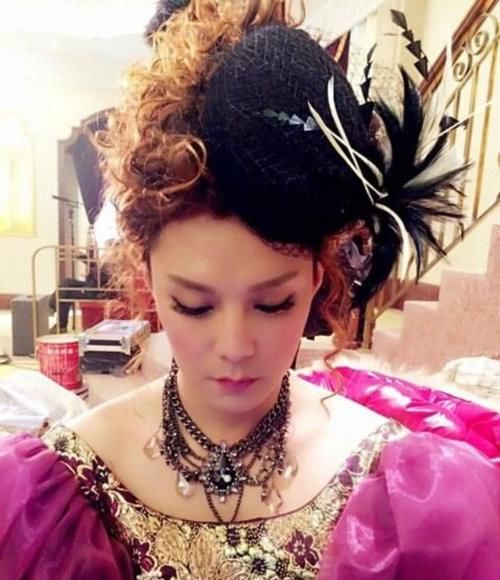 【清纯】尹正女装绝了！性感妩媚清纯唯美均可扮演，女粉丝：我不配做女生
