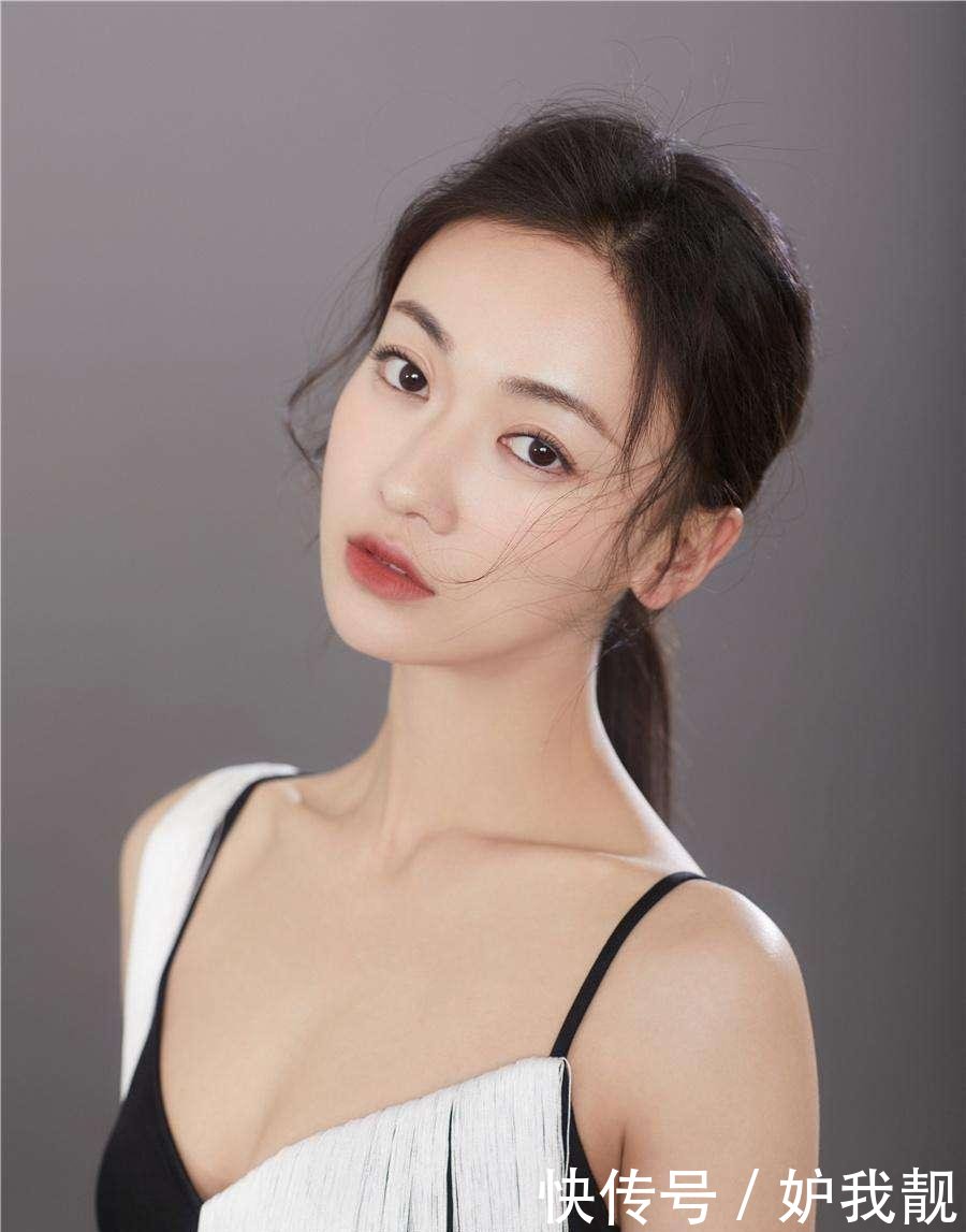 再爆吴谨言耍大牌, 拒拍照签名待人不友好, 知情网友: 绝无此事!