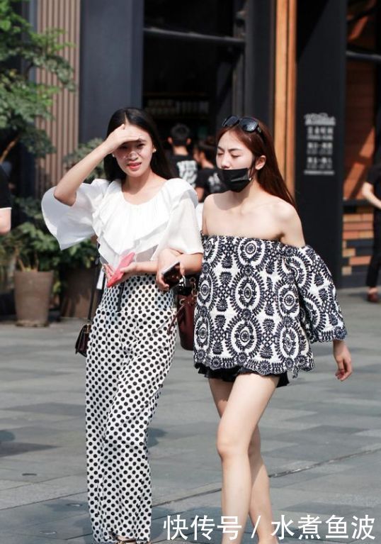 女性:年轻美女街拍身材微胖的女性穿,穿出不一样的美
