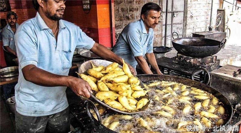 去印度旅游,街边小吃老板疑惑:赚中国游客的钱怎么就这么难?