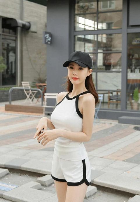  就算@童颜就算了，还“微胖”，简直没天理了