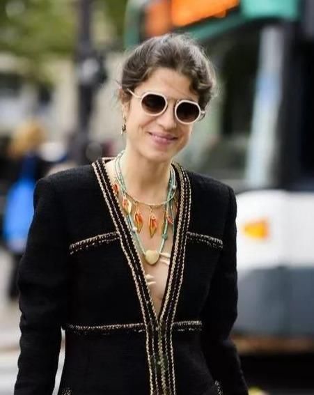  『打造』运用经典色打造时髦造型!早春实用穿搭指南,你最pick哪一套