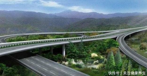 这条路没有限速杆和收费站，全程无阻，中国首条“不限速”高速