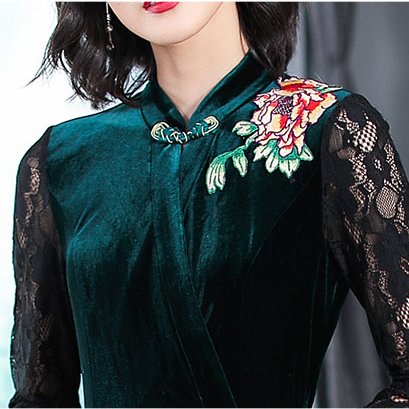 把统统连衣裙比下去的旗袍裙，搭开衫+裸鞋，60后妈妈穿洋气飞