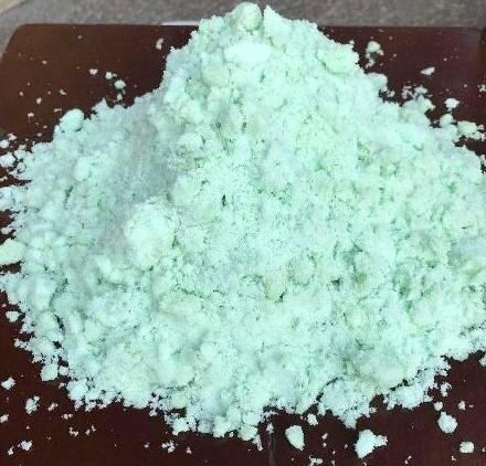  『硫酸亚铁溶』养花总黄叶，用这2种“水”，每隔7天喷一喷，不久就能恢复！