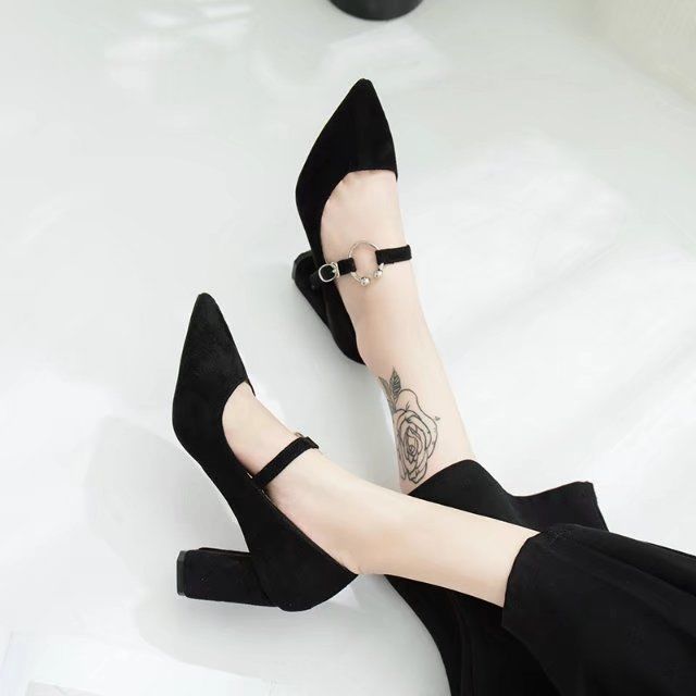 平稳舒适的粗跟单鞋，适合30岁以上的女人，显高又显气质