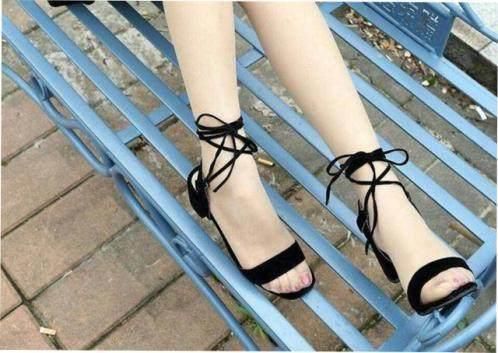 教你如何正确搭配时尚高跟鞋，让腿部魅力值蹭蹭蹭往上涨！