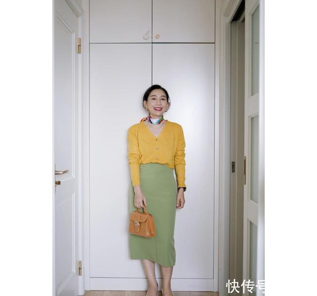  「舒适」春日搭配：如果你有一件彩色的针织开衫，教你如何每天穿出新鲜感
