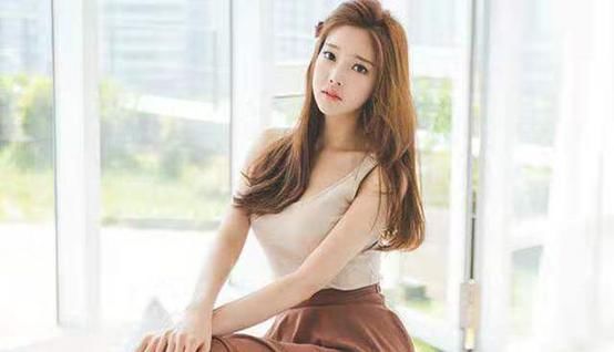  美女|美女很提升气质高贵大方，清新脱俗，时尚又复古！