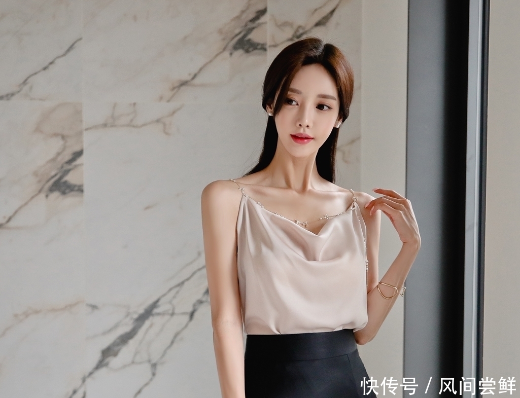 【工整】美女你裙子这么潮,不怕划到自己?