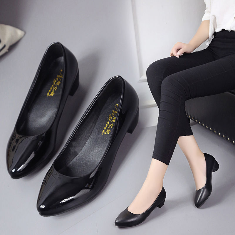 怪不得同事说我越来越时尚，原来是看我穿上这款高跟鞋