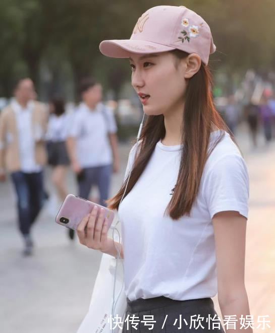  『告诉』街拍穿搭：爱怎么说散就散了，告诉我，你不会舍得！