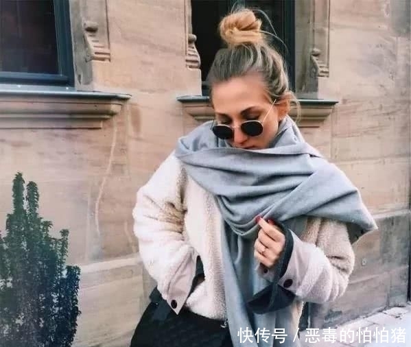 温暖:围巾搭配小心机,这个秋冬时髦和温暖全都有了!