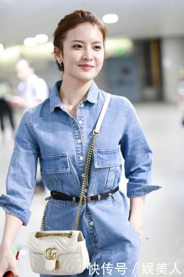  好显■赖雨濛牛仔连体裤清新甜美，搭配扎丸子头，好显少女范