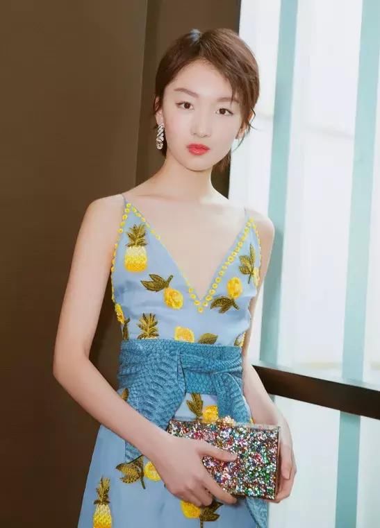 周冬雨，短发不是你说剪就能剪，根据脸型选择长度才是关键!