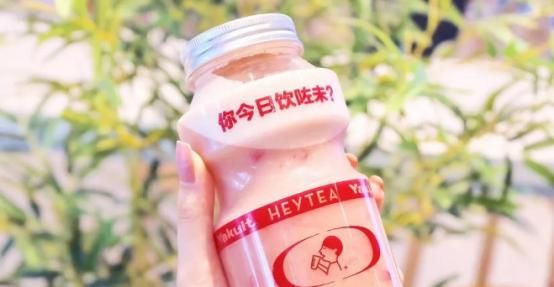  『星巴克』彩妆的“下午茶趴”，你们看起来都很好吃！
