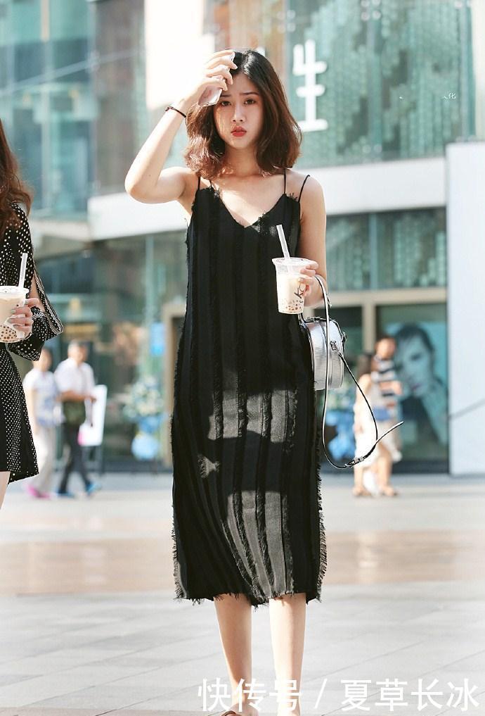 #位小姐姐#街拍:优雅的成熟风