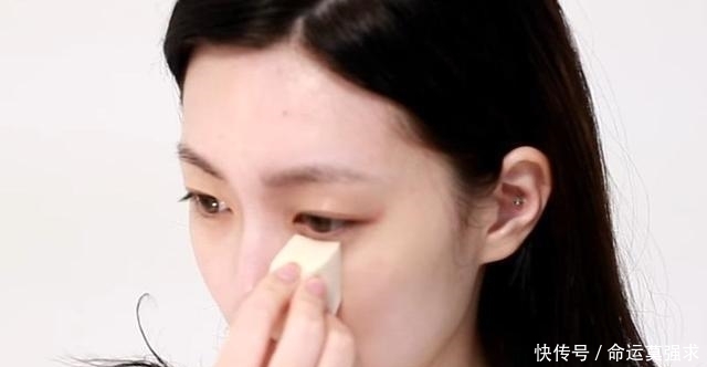 「天生」脸上有这五个特征的女生,天生自带浓妆效果,第四个可遇不可求!