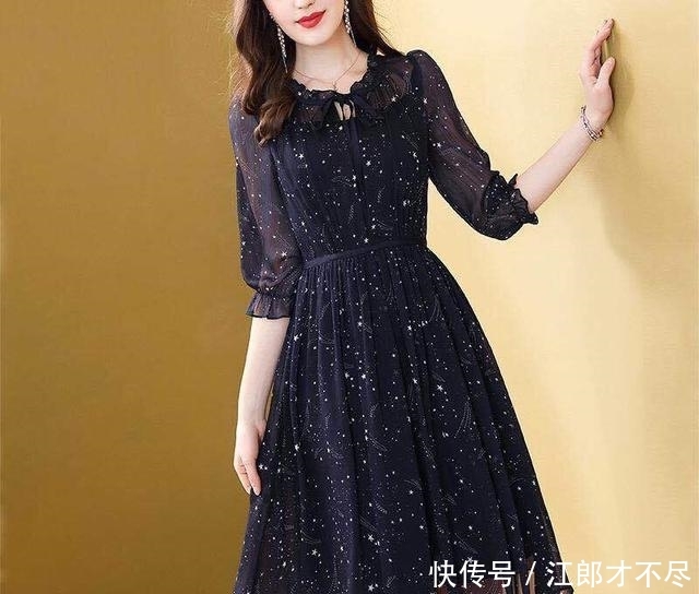 「奔四」女人奔四奔五,五一出游别穿长袖黑裤,当下时兴“雪纺裙优雅漂亮